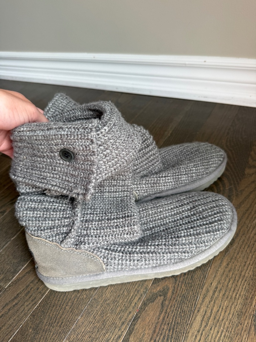 UGG knitted size 8